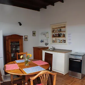 https://casa-azul-teseguite.in-canary-islands.com